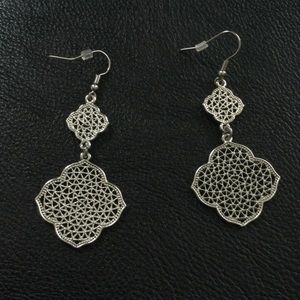 Silver filigree clover earrings